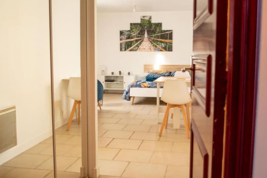 Studio Cosy Tv Wifi Confortable Et Chaleureux Gaillon Eksteriør bilde